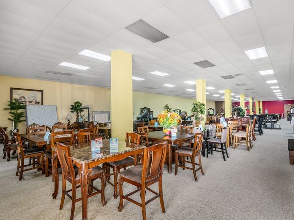 NNN Leased Retail Building - Ideal Furniture Gallery: 116 W 6th St, Hanford, CA 93230